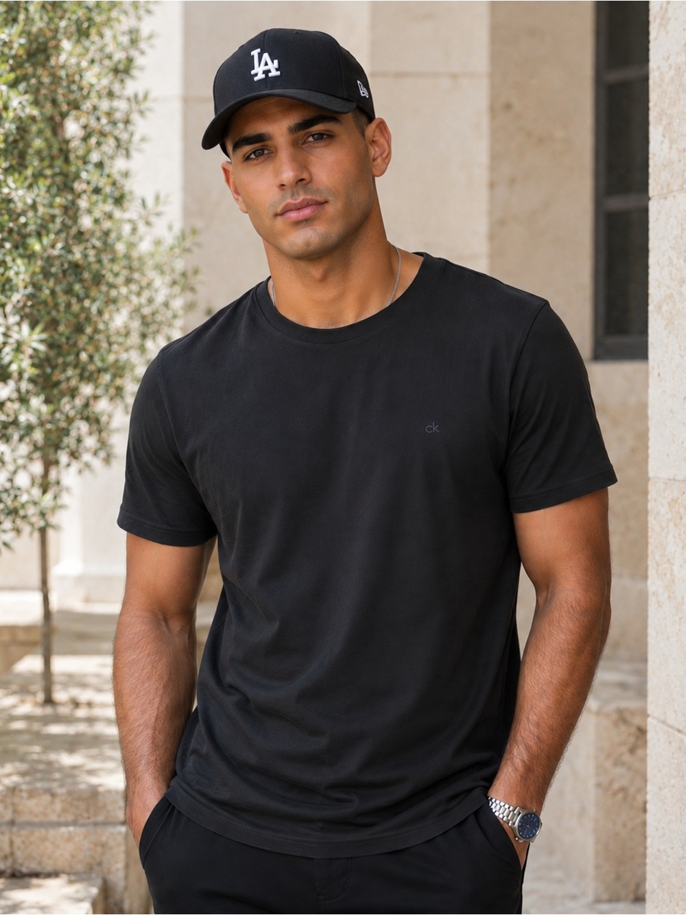 Calvin Klein Dark Blue Short-Sleeve Crewneck T-Shirt LIKE New ‼️